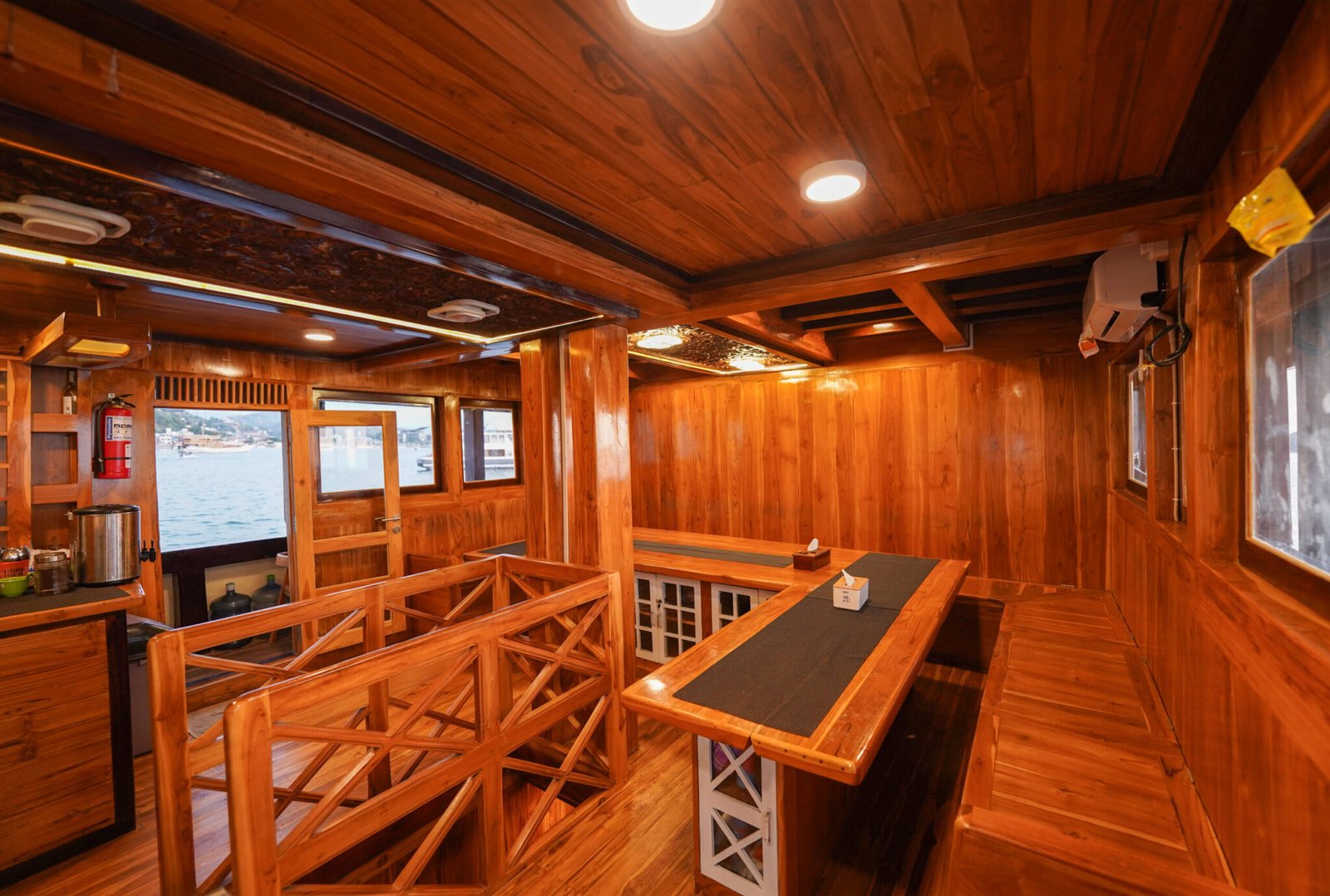 Alfathran-3-Indoor-Restaurant1-scaled.jpg