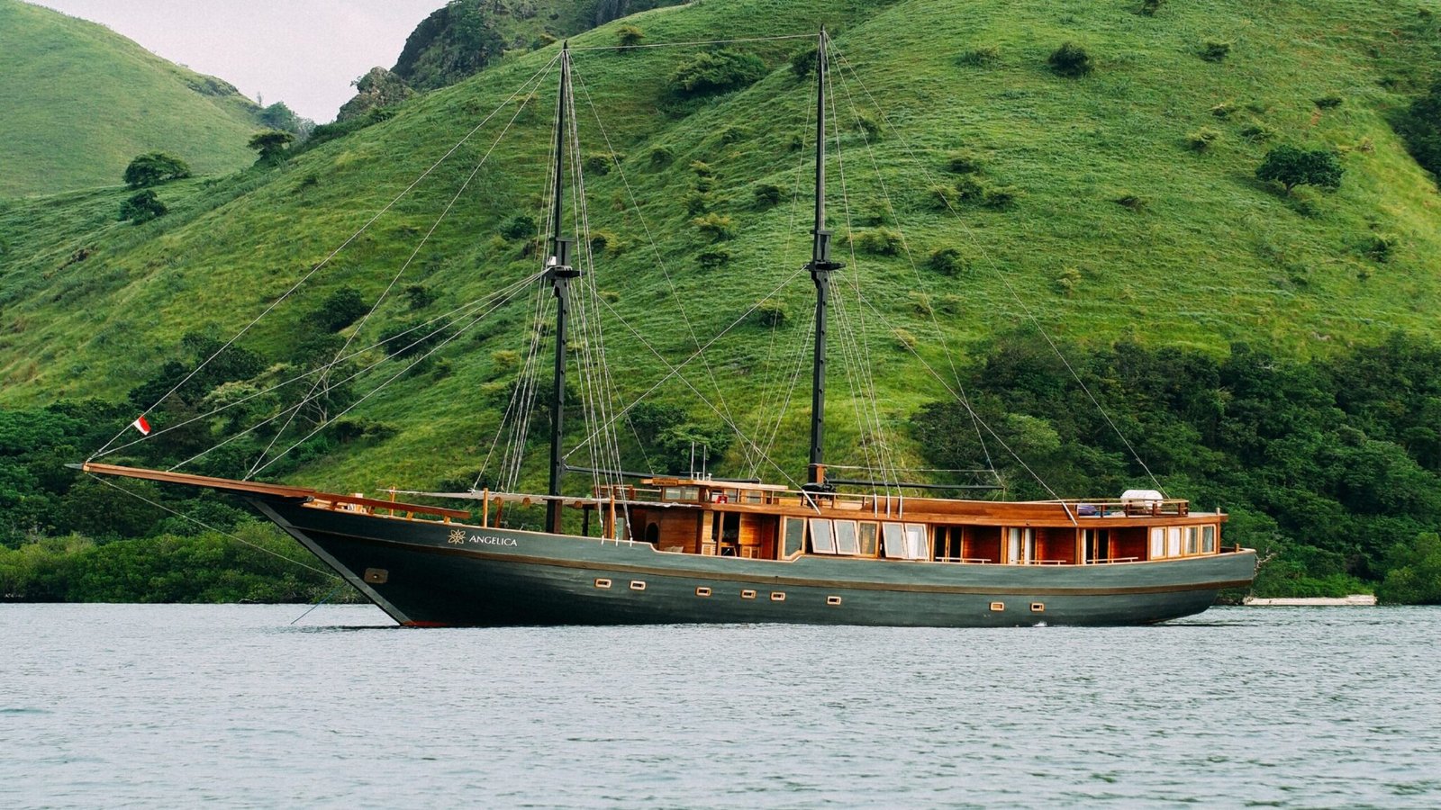 Angelica-Liveaboard-01-scaled.jpg