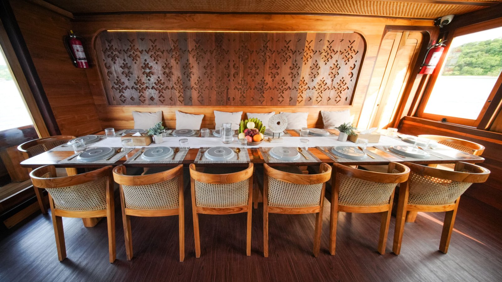 Angelica-Liveaboard-Dining-Area-1-scaled.jpg