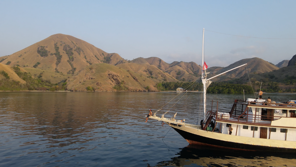 boat-lamborajo-labuan-Bajo.png
