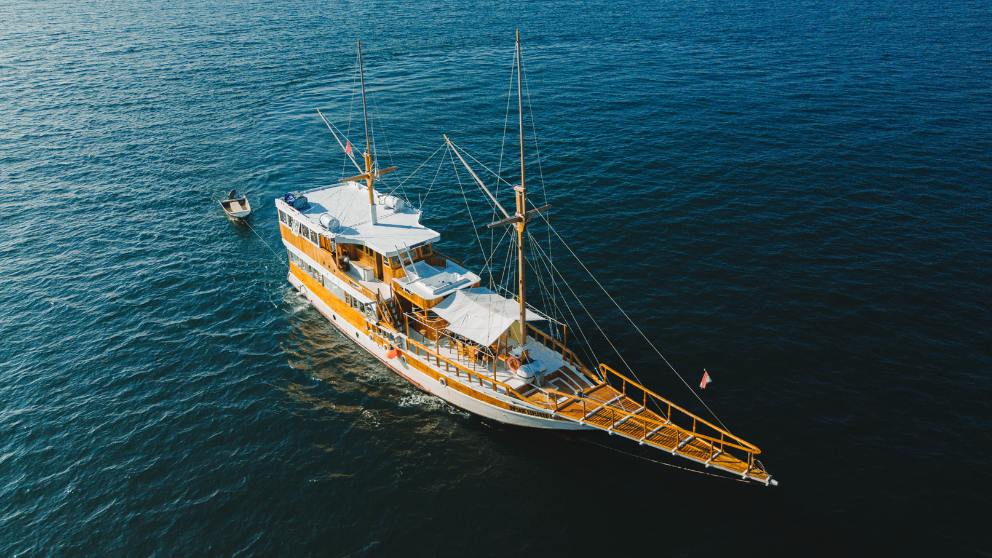 boat-nk-jaya-komodo.png