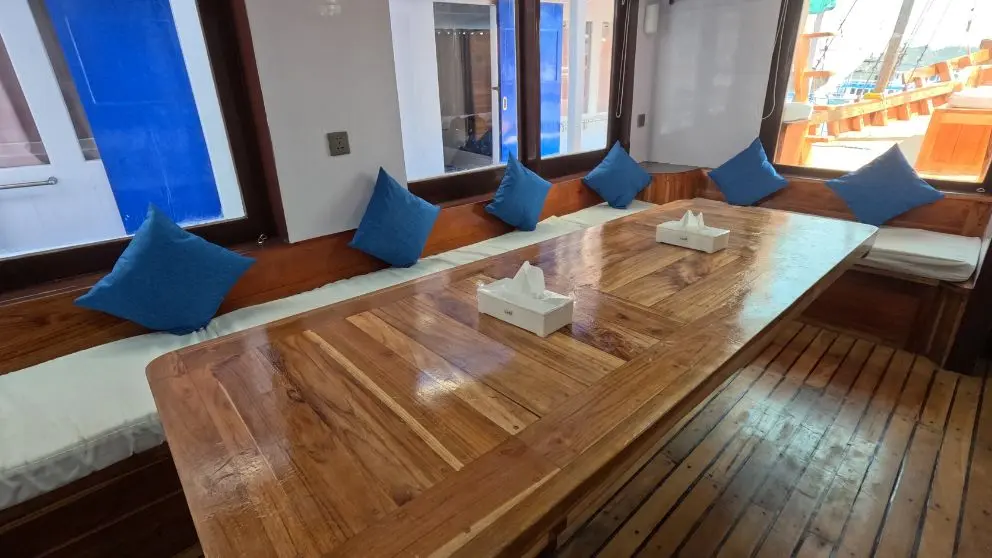 dinning-invictus-komodo-1.webp