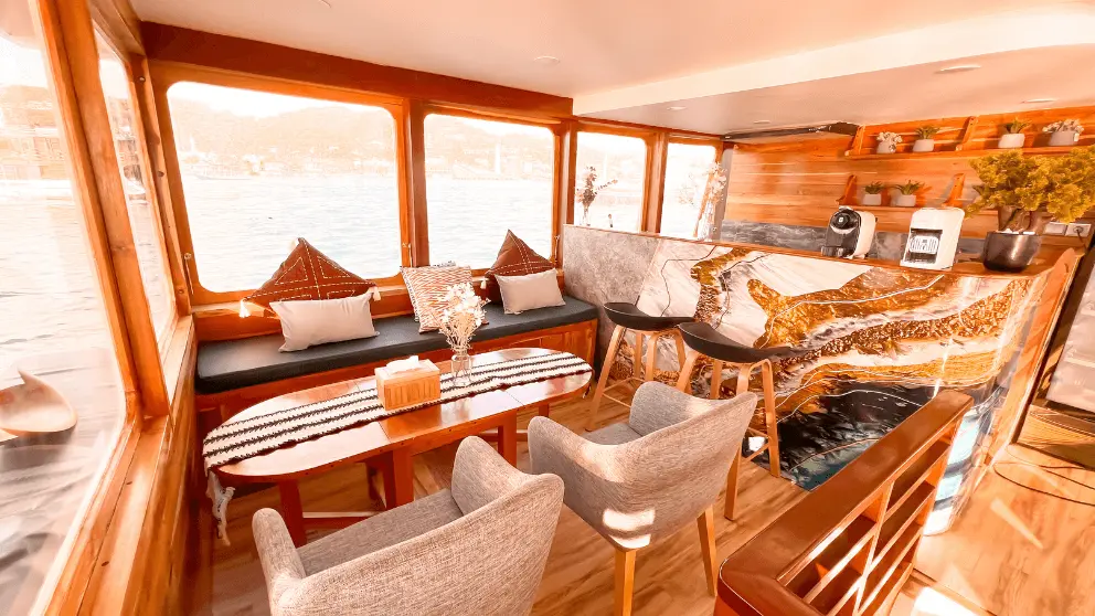 indoor-boat-semesta.webp