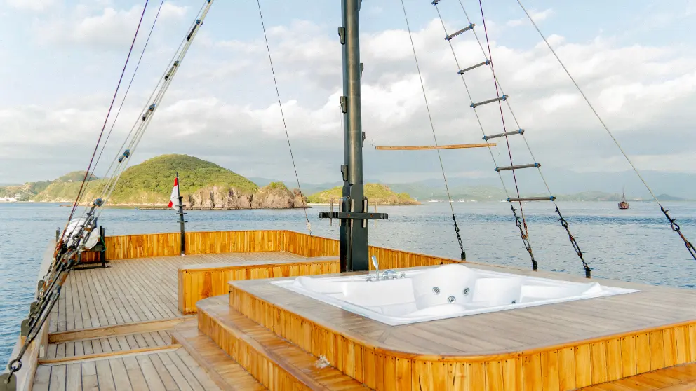 jacuzi-lamborajo-3.webp
