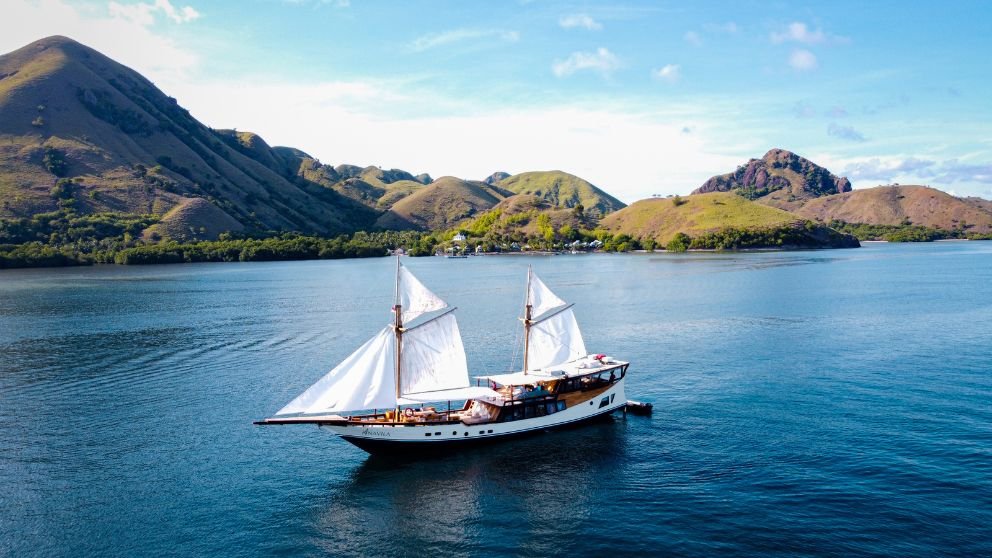 navila-phinisi-indonesia.jpg