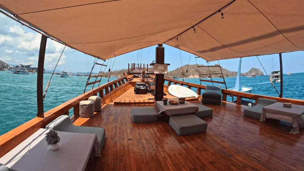 relax-trip-gammara-komodo.webp