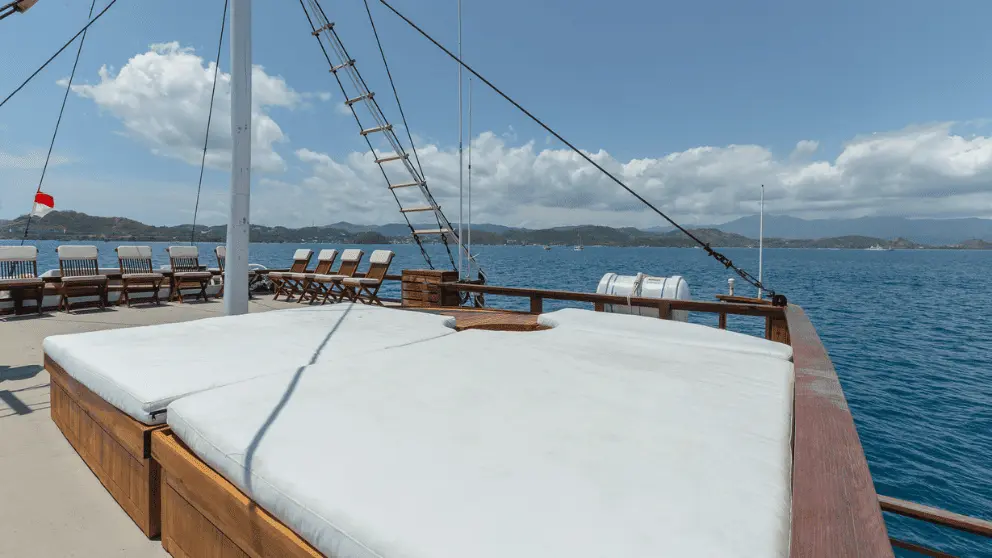 sundeck-phinisi-marea.webp
